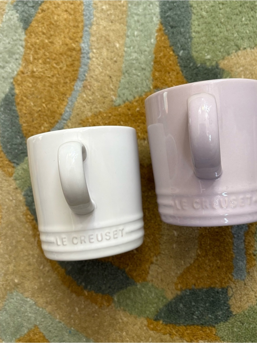 Le Creuset London Mugs 12 oz - White and Shallot - Set of 2